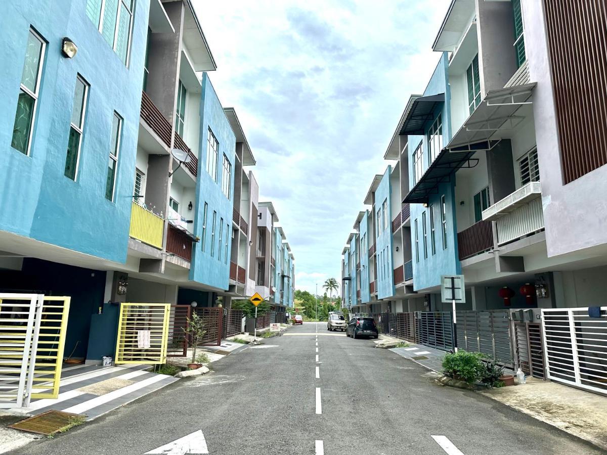 Springfield 3-Storey Cheerful Townhouse #Yoyo Homestay SDK エクステリア 写真